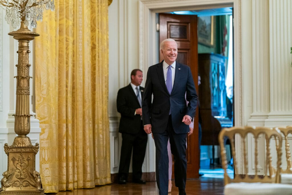 En esta nota comunicamos sobre la Reforma Migratoria 2021 últimas noticias. La imagen es del presidente Joe Biden pronunciando su discurso.