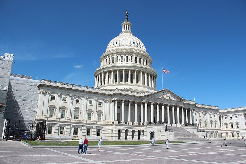 Este artículo habla sobre la activista latina Janet Murguía. La imagen muestra el Capitolio de los Estados Unidos.