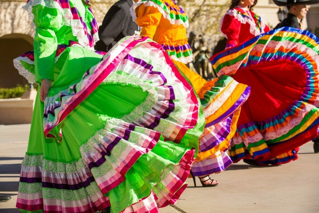 woodburn difunde la cultura mexicana