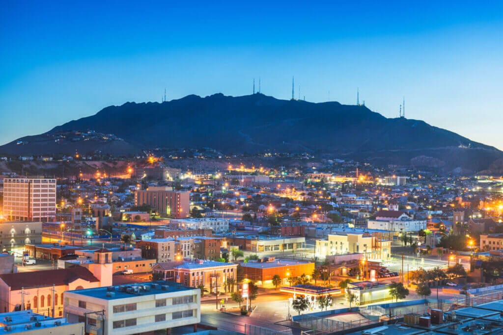 Ciudad de Paso con Ciudad Juárez a la distancia.