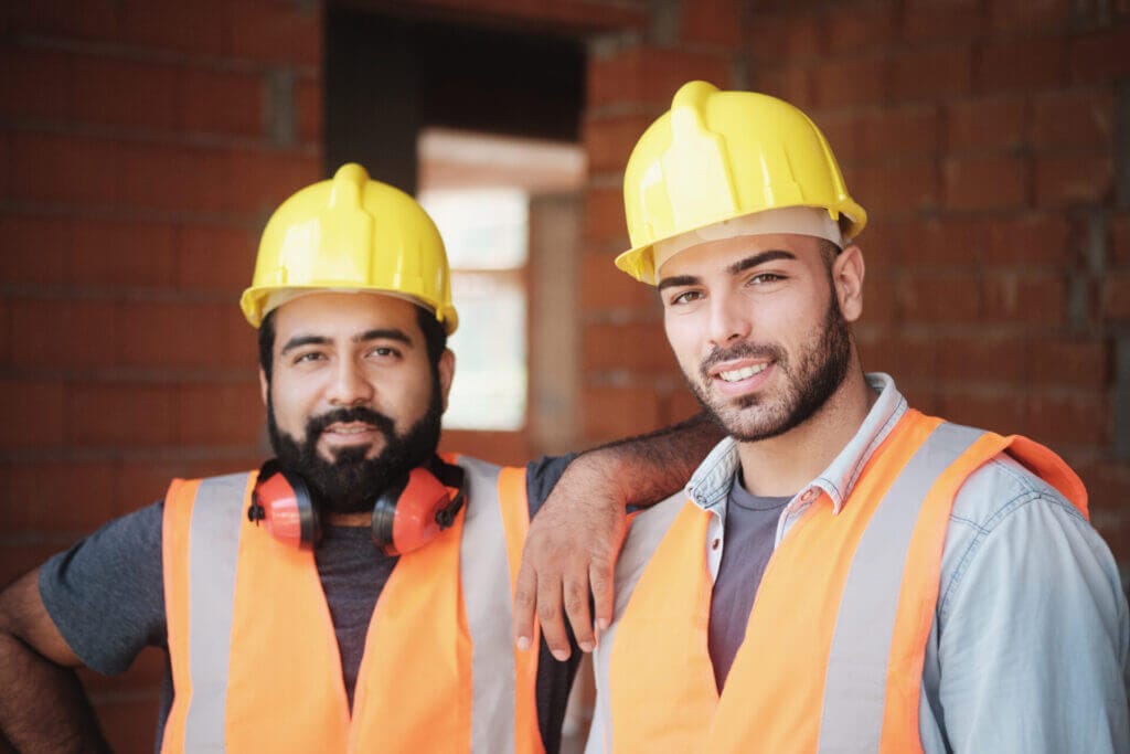 Al defender sus derechos laborales los trabajadores inmigrantes pueden acceder al beneficio que es la accion diferida