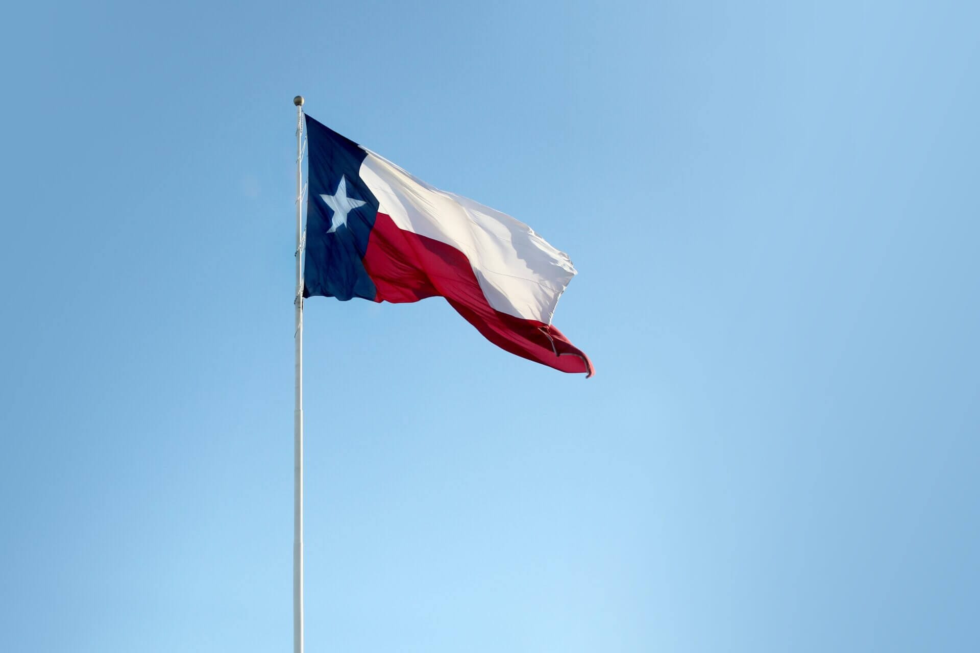 bandera de Texas representando los cambios que se vienen en el estado con el fin del Título 42