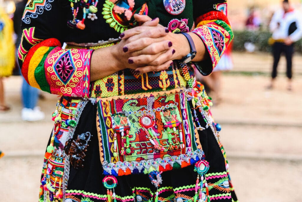 Ropaje tradicional andino
