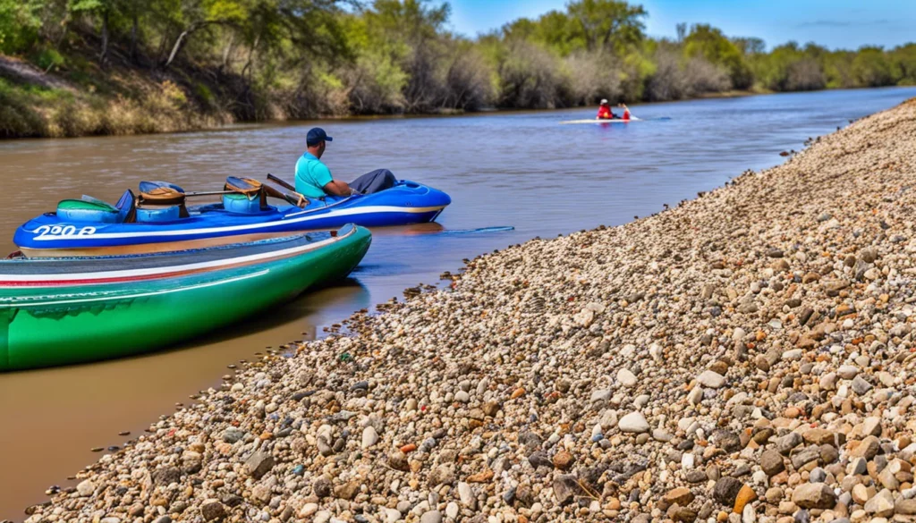Barco de migrantes en el Río Bravo de Texas
