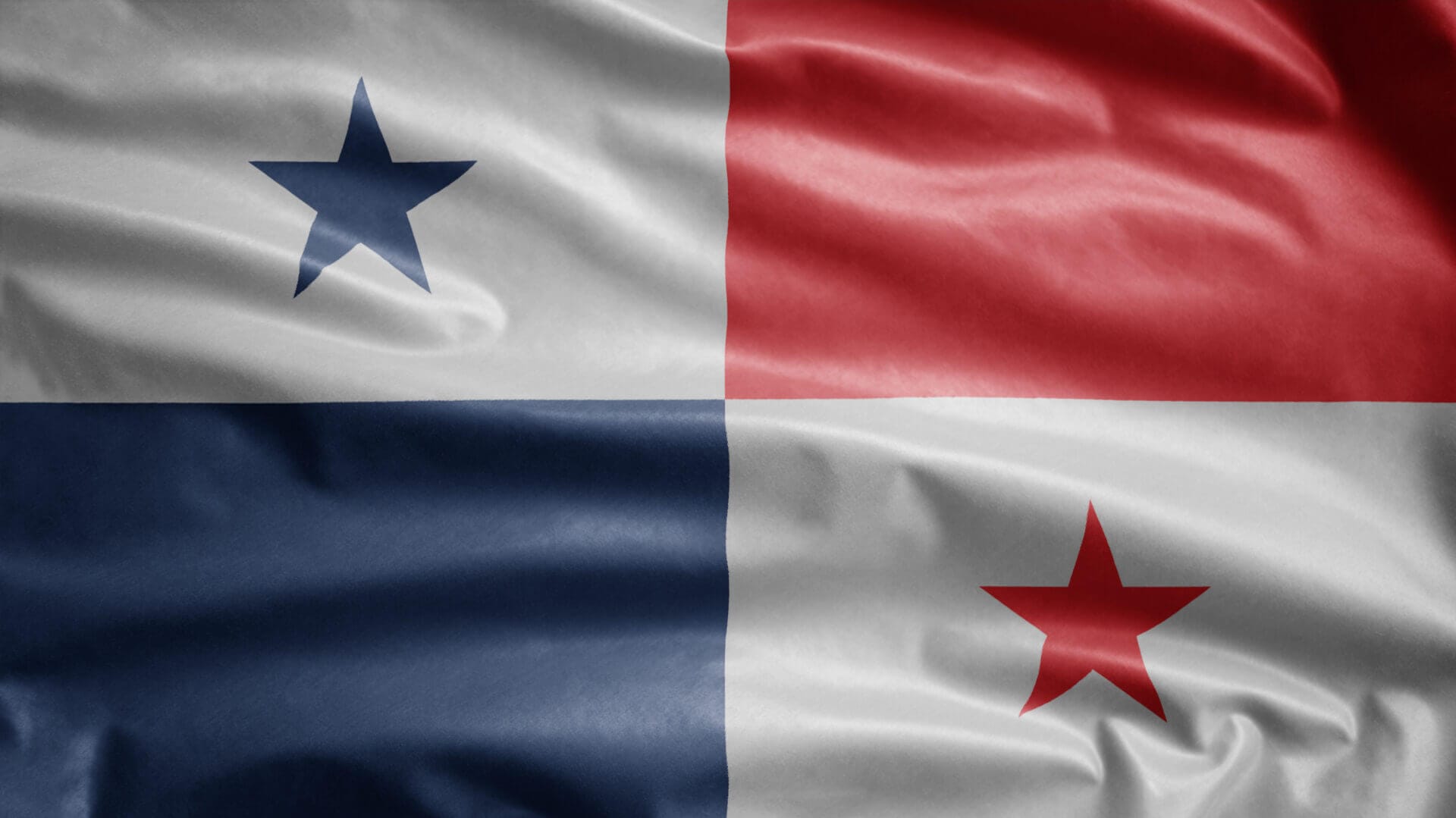 Bandera panameña en representación de los miles de inmigrantes en Panamá cruzando la frontera