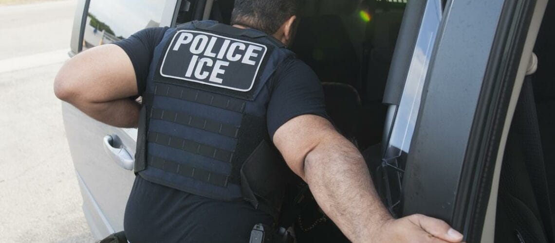 La policia ICE comenzará a portar cámaras corporales