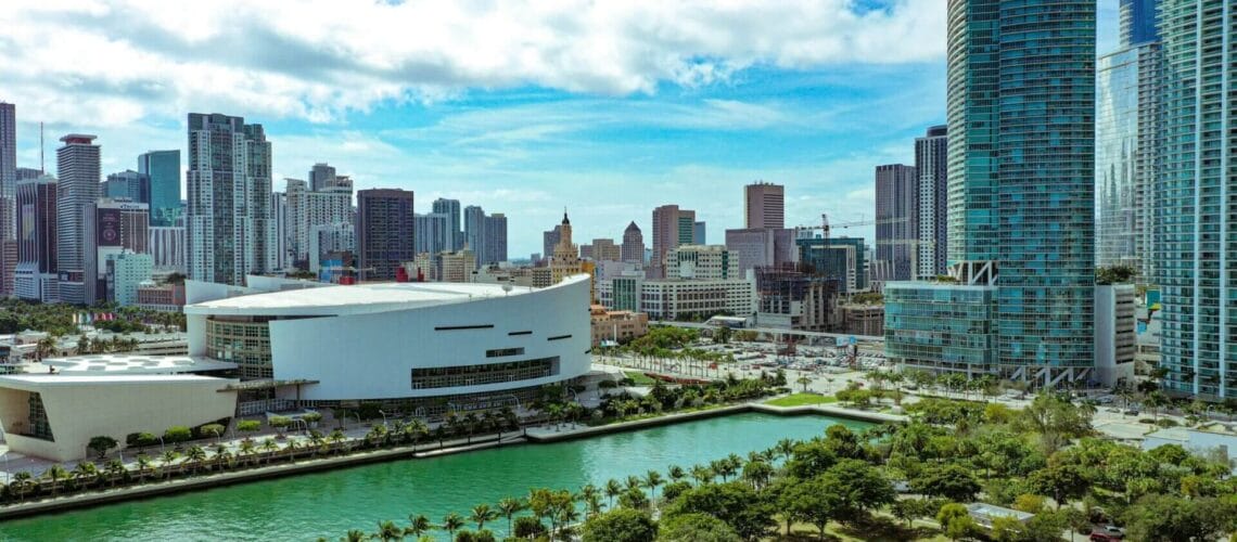 Este artículo habla sobre la edicción 2022 de Miami Fashion Week. La imagen es meramente ilustrativa y muestra una vista panorámica de la ciudad de Miami.