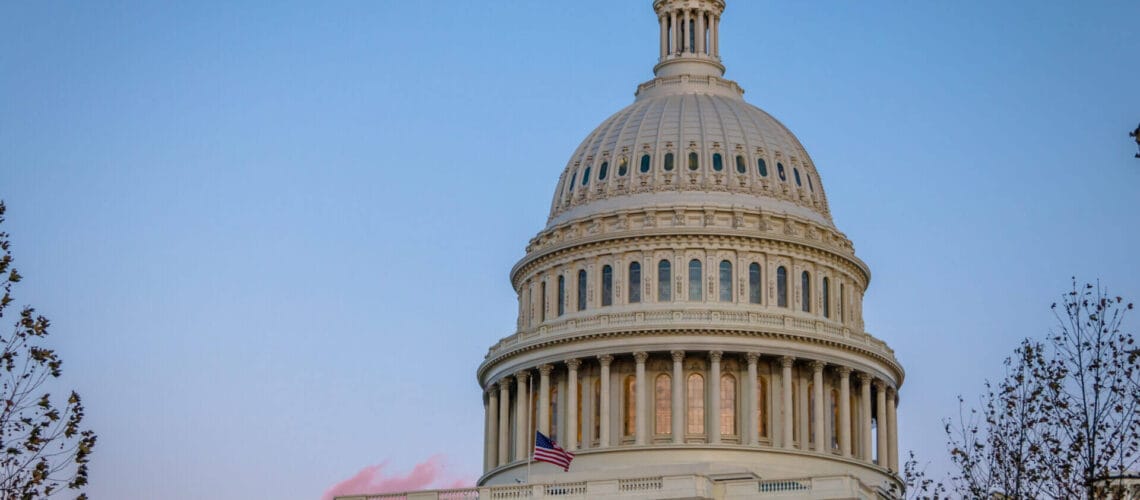 Congreso de los Estados Unidos representando el pedido de los senadores de extender el TPS para Nicaragua y Venezuela