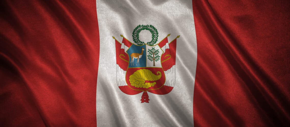 Bandera peruana en representación al Día de la Independencia del Perú