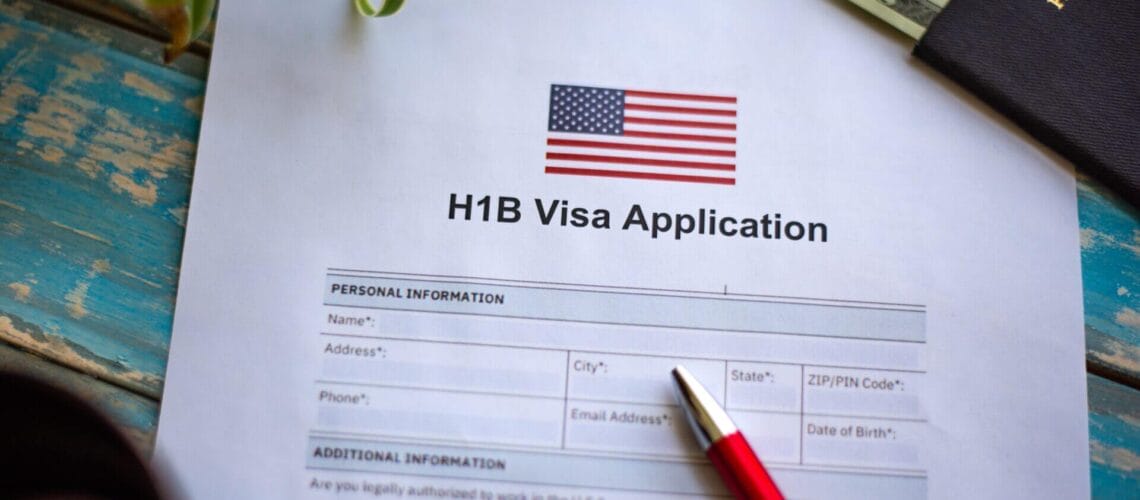 Imagen de un documento de visas de trabajo para Estados Unidos